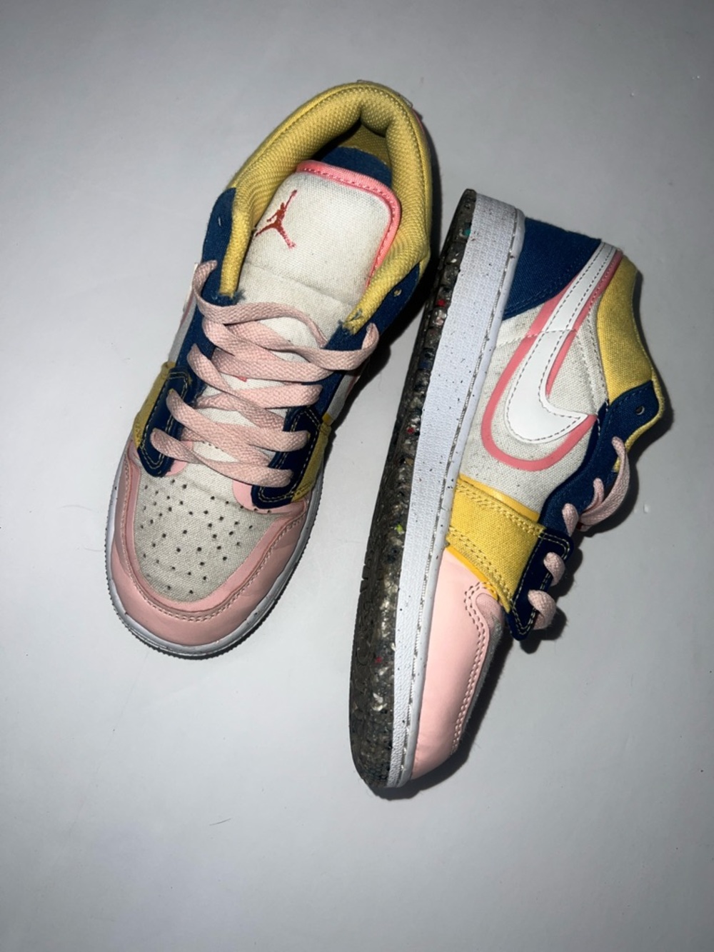 Kids Jordan 1 Low-Top SE GS Multicolor size 4Y